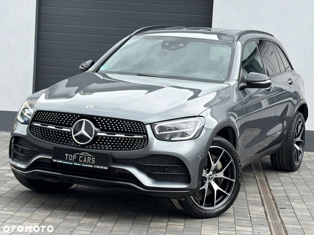 Mercedes-Benz GLC 300 e 4Matic 9G-TRONIC Edition AMG Line - 23