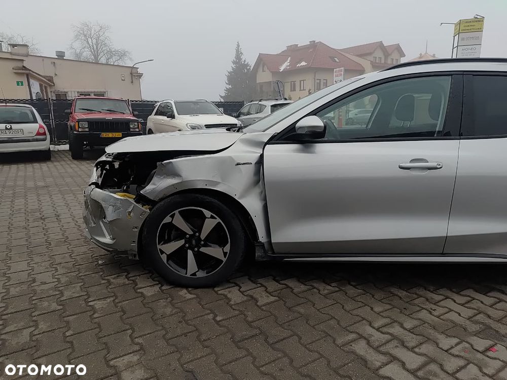 Ford Focus 1.0 EcoBoost Hybrid ACTIVE X - 19