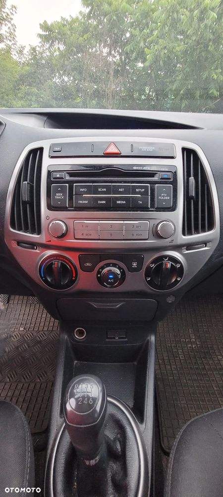Hyundai i20 1.1 CRDi Style - 13