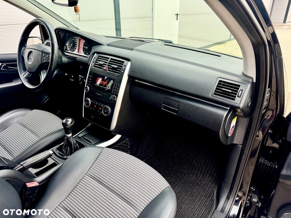 Mercedes-Benz Klasa B 180 CDI - 25