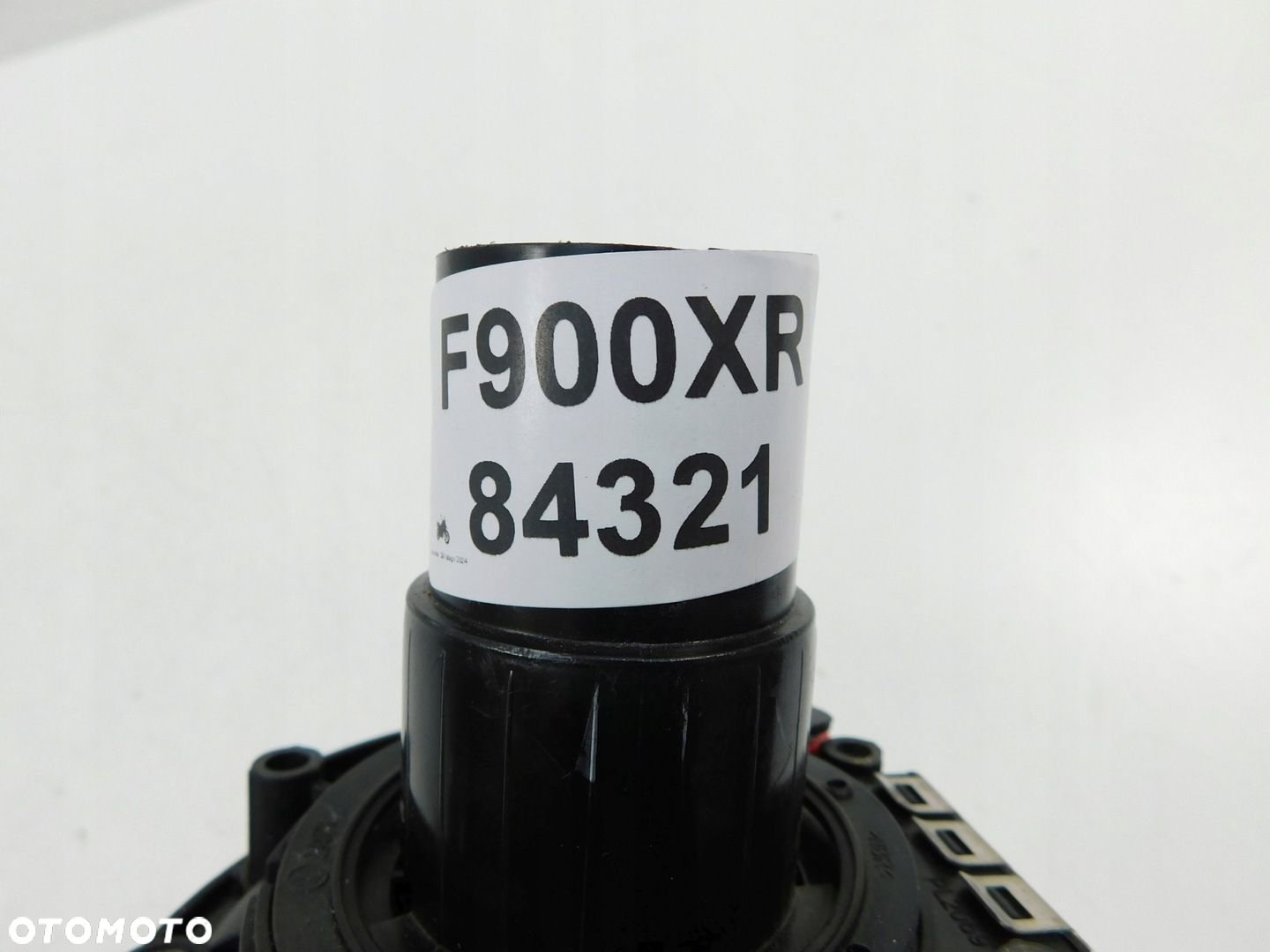 BMW F900XR KOREK WLEWU PALIWA BRAK KLUCZYKA - 6
