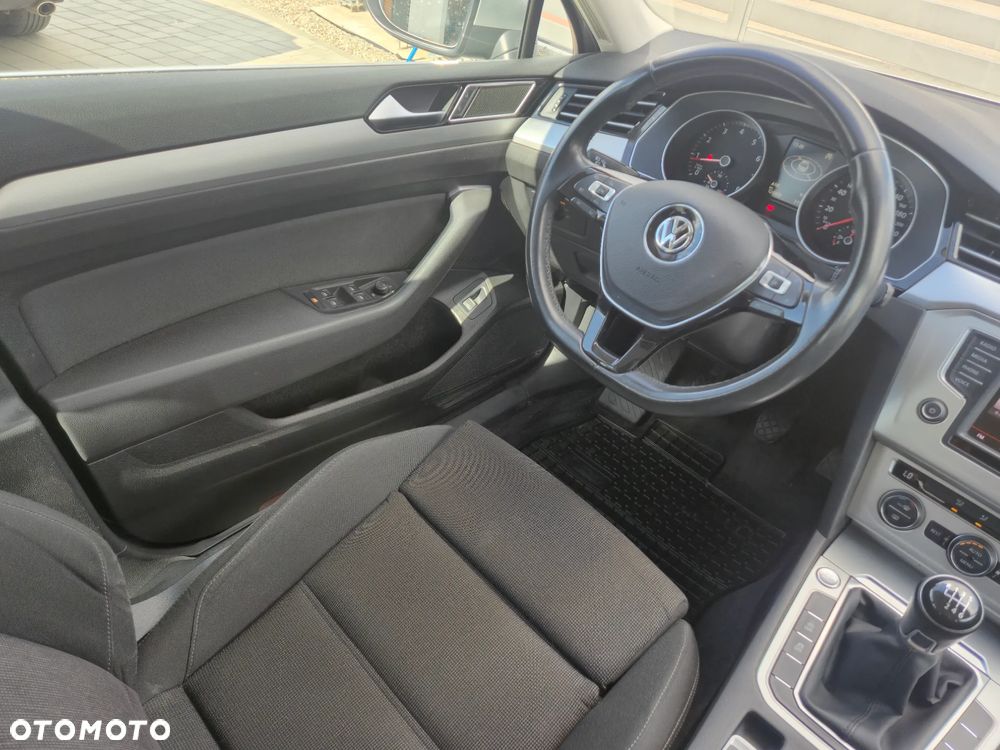 Volkswagen Passat 1.8 TSI BMT Comfortline - 15