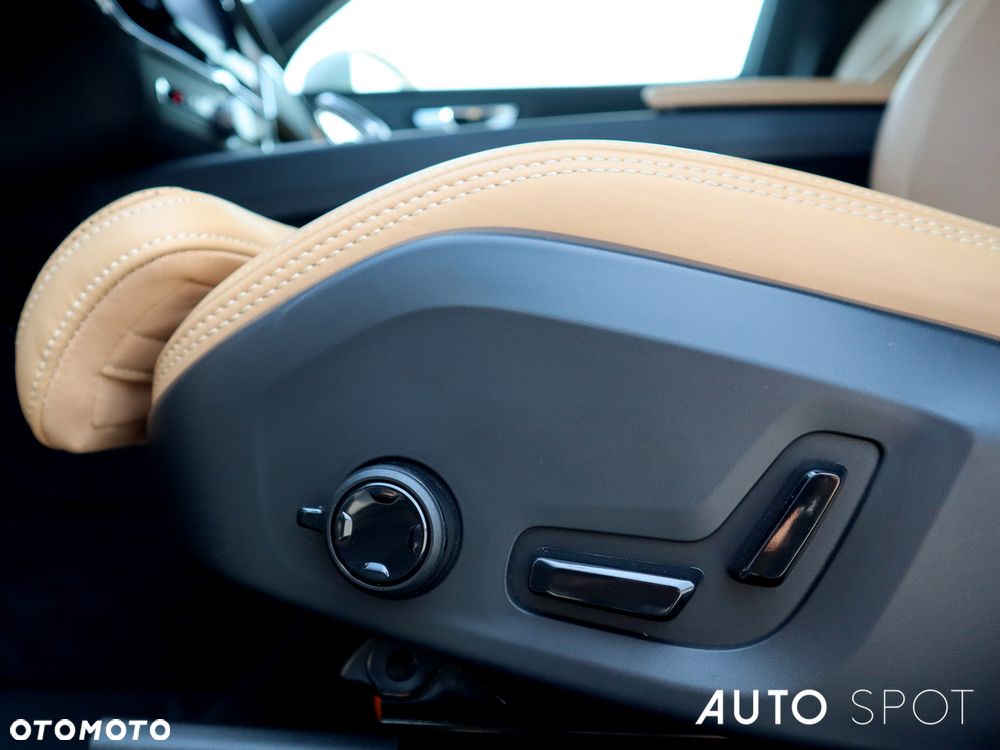 Volvo XC 60 B4 B Plus Bright - 17