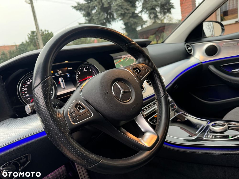Mercedes-Benz Klasa E 220 d 4Matic All-Terrain 9G-TRONIC Avantgarde - 22