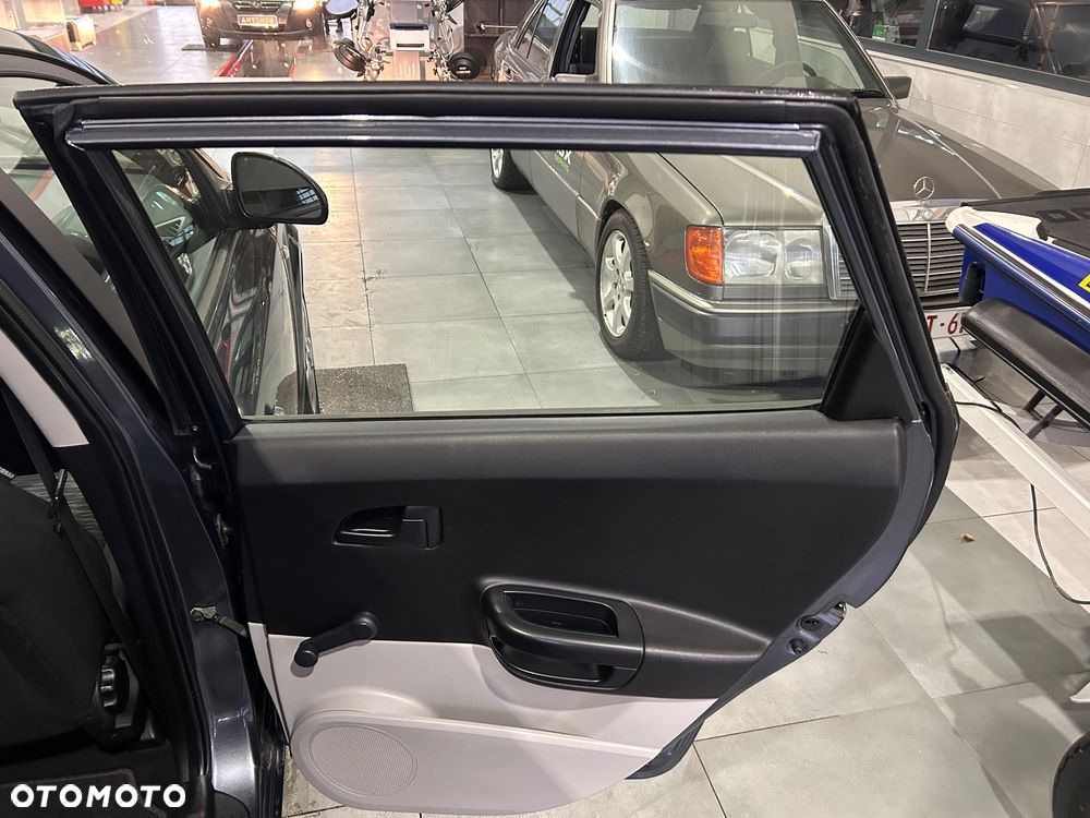 Kia Ceed - 24