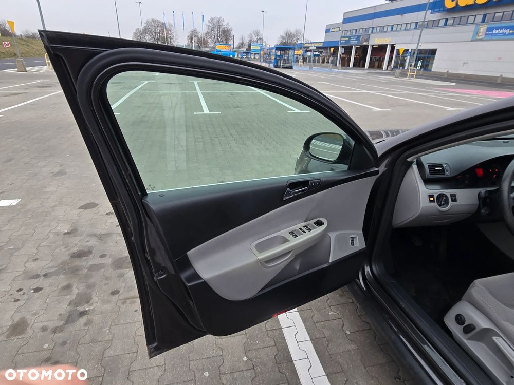 Volkswagen Passat 1.9 TDI Comfortline - 14