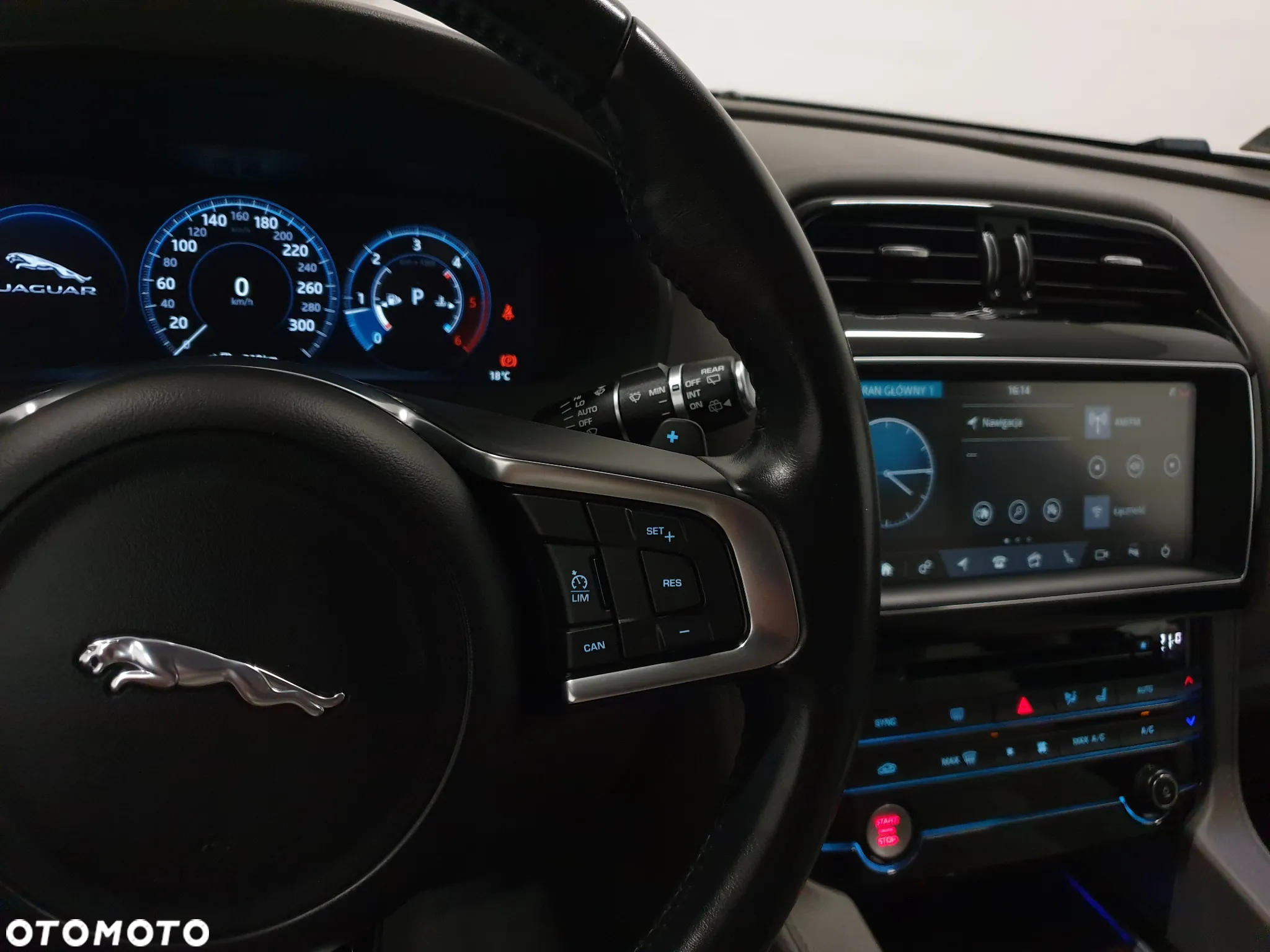 Jaguar F-Pace 2.0 i4D AWD R-Sport - 12