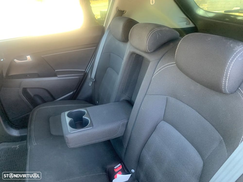 Kia Sportage 1.7 CRDi ISG More Edition - 18