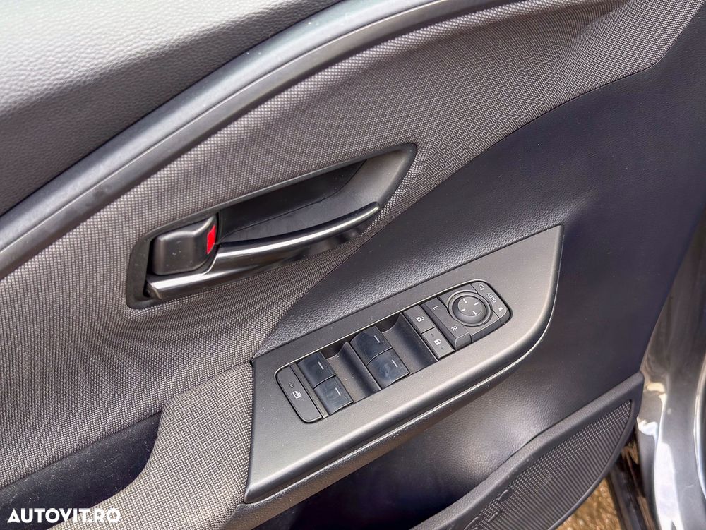 Toyota C-HR 1.8 Hybrid Business Edition - 24