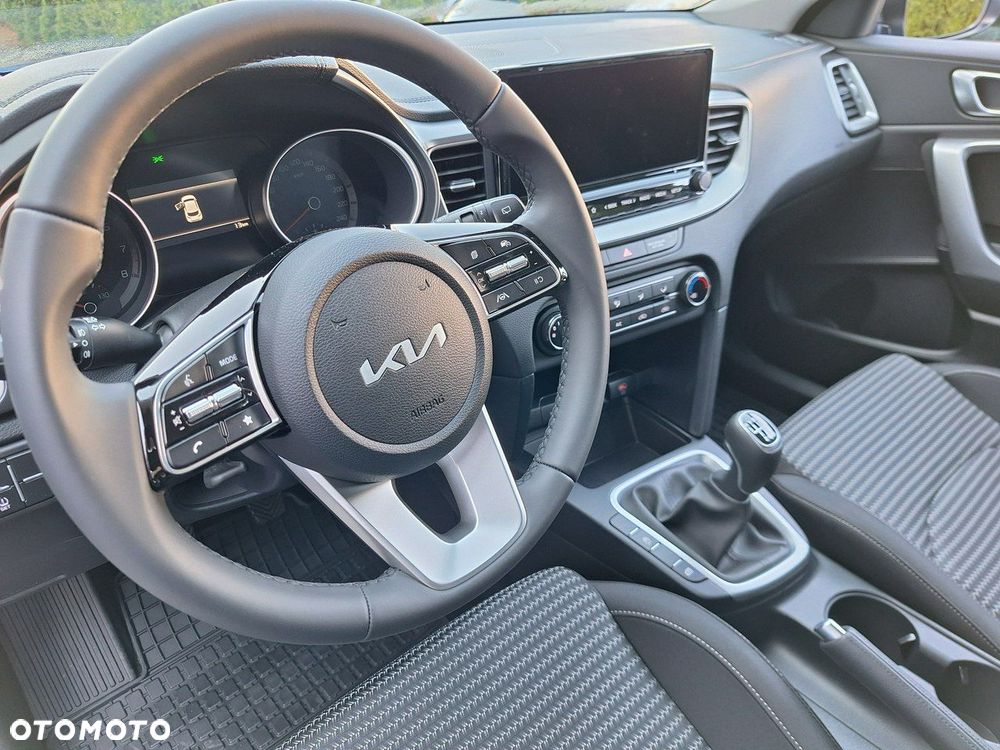 Kia XCeed - 11