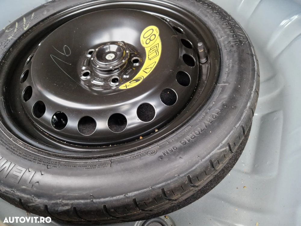 Ford Focus 1.0 EcoBoost Titanium Business - 32