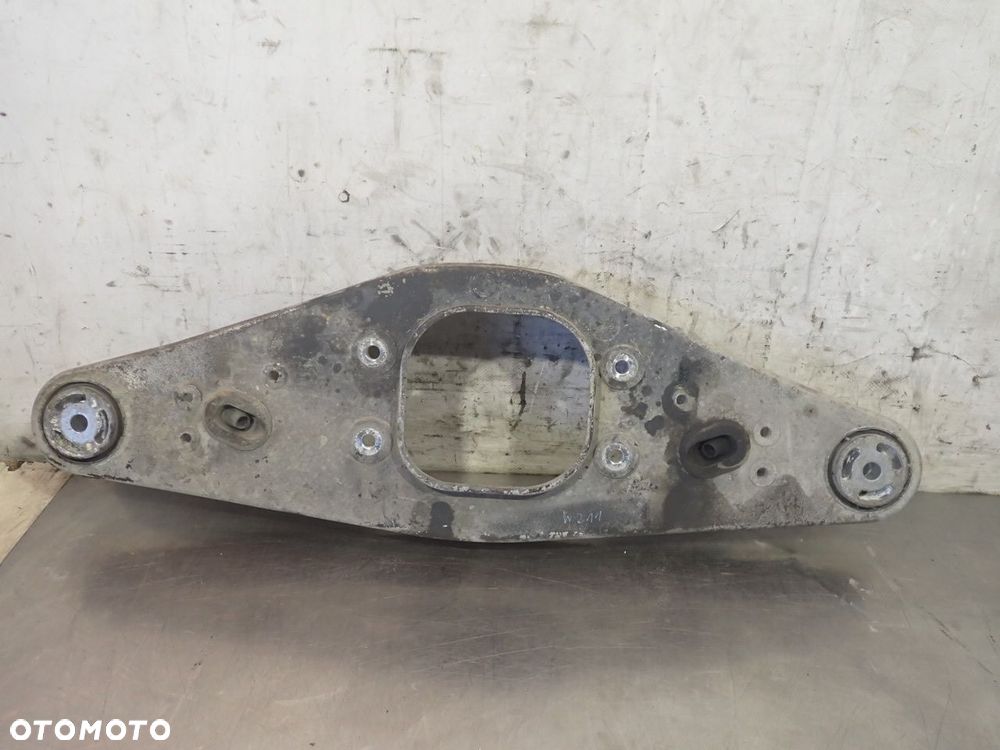 UCHWYT MOCOWANIE DYFRA MERCEDES-BENZ W211 E220 2.2 A2303522206 - 1