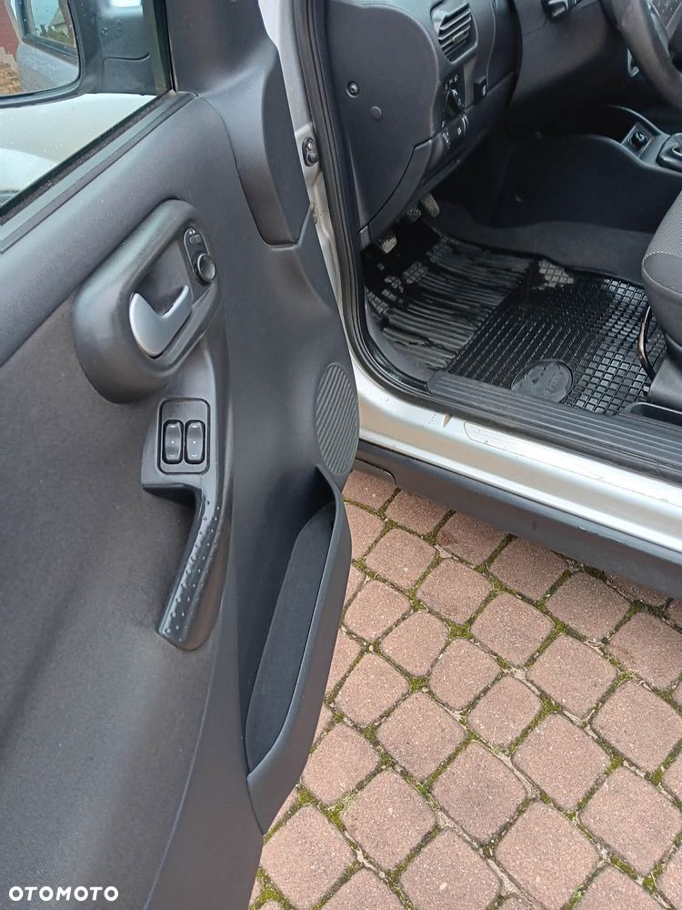 Opel Corsa - 10