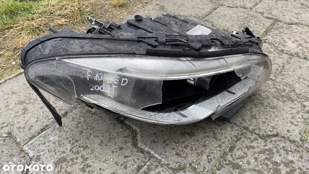 LAMPA PRZÓD PRAWA 7352482 BMW F10 LED USZKODZONA - 1