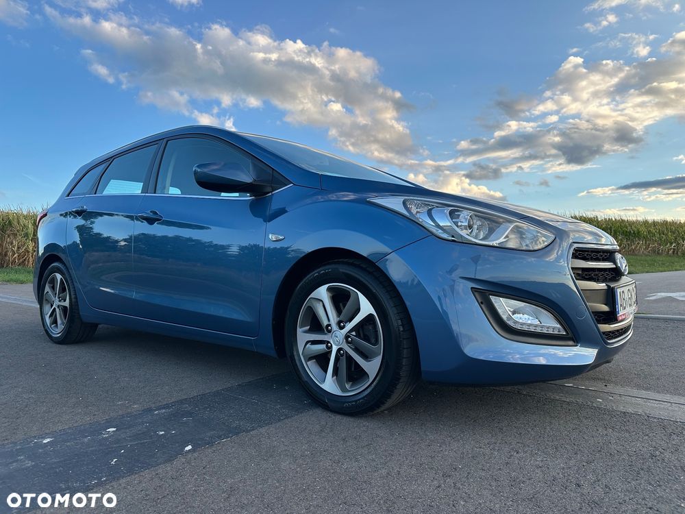 Hyundai i30 blue Kombi 1.4 YES Silver - 3