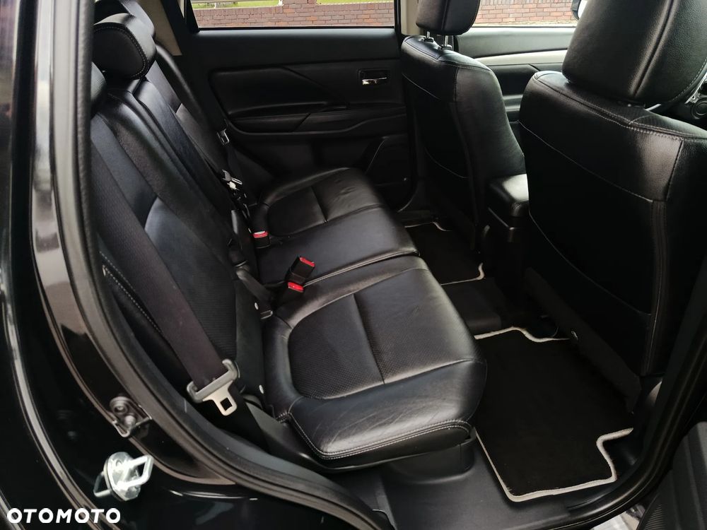 Mitsubishi Outlander 2.0 4WD Plus - 27