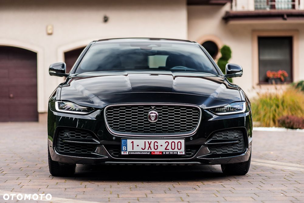 Jaguar Xe 2021 photo 3