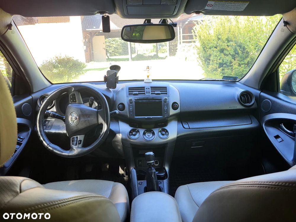 Toyota RAV4 2.2 D-4D X - 10