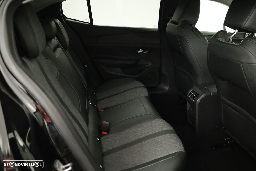 Peugeot 408 1.2 PureTech Allure EAT8 - 22