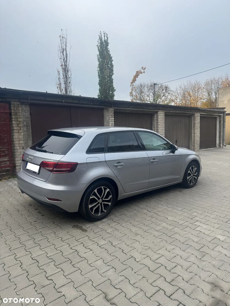 Audi A3 Sportback - 3