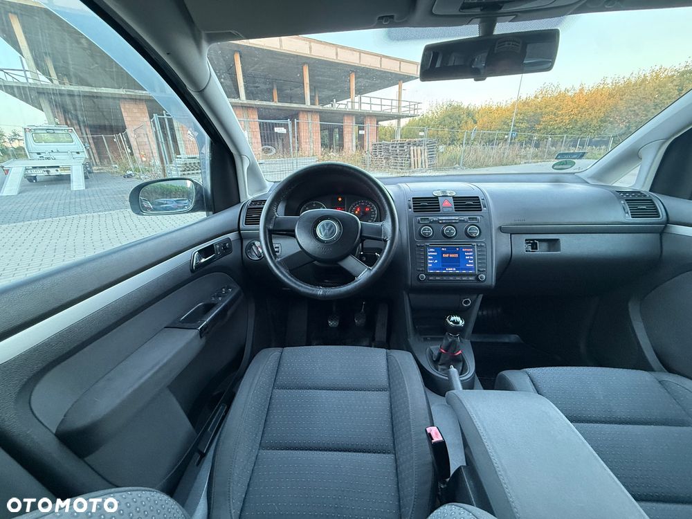 Volkswagen Touran 2.0 TDI DPF Highline - 25