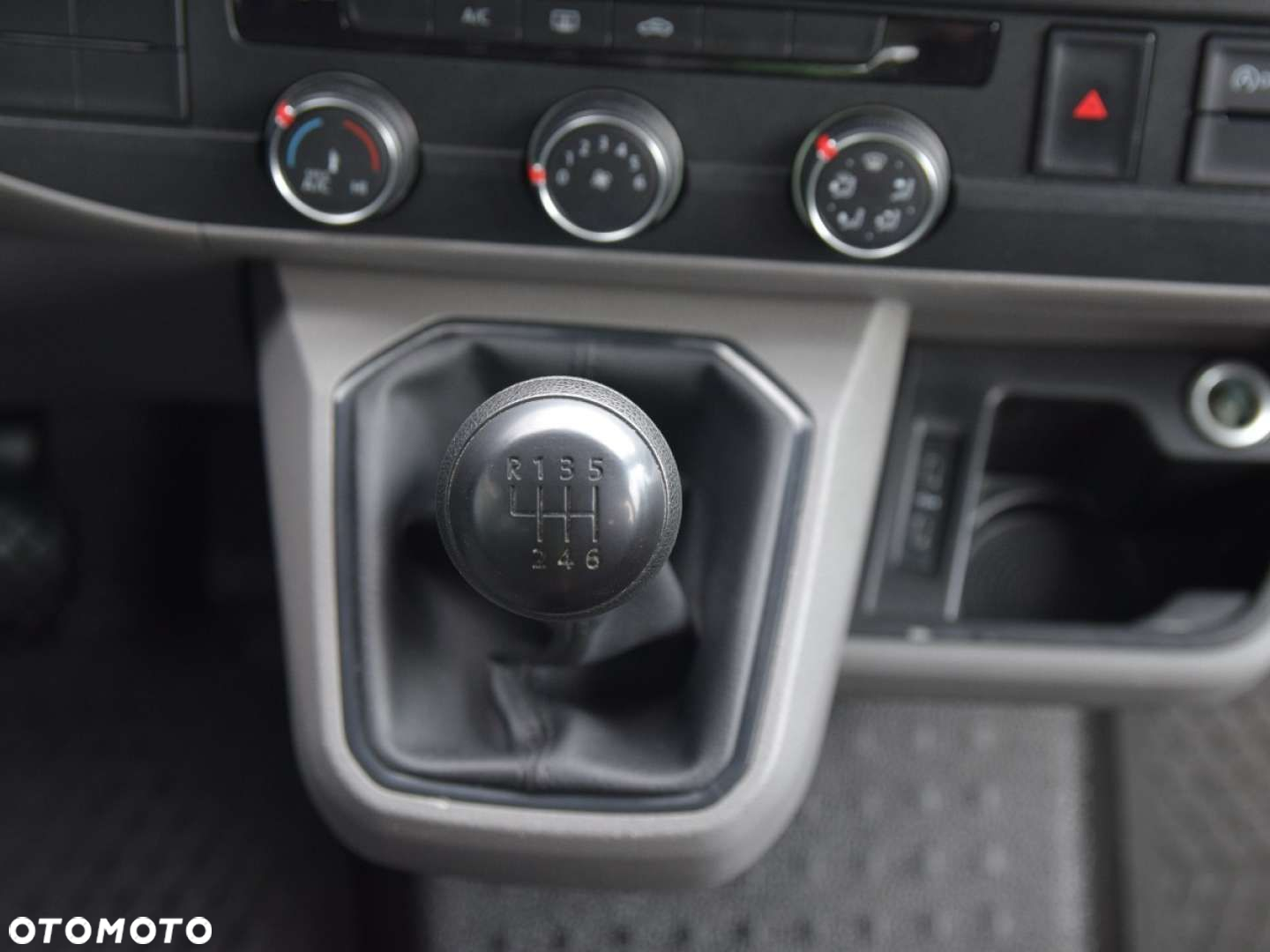 Volkswagen Transporter - 24