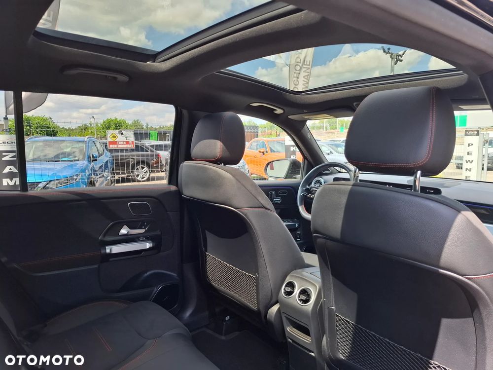 Mercedes-Benz GLB 250 4-Matic AMG Line 8G-DCT - 34