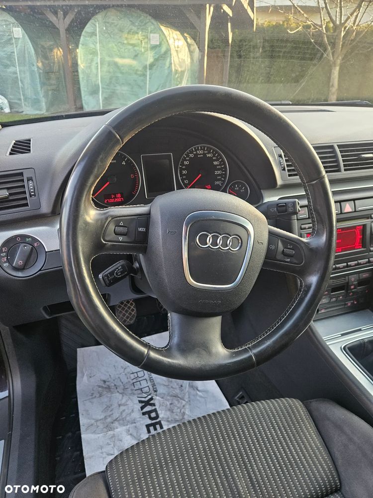Audi A4 Avant 2.0 TDI - 9