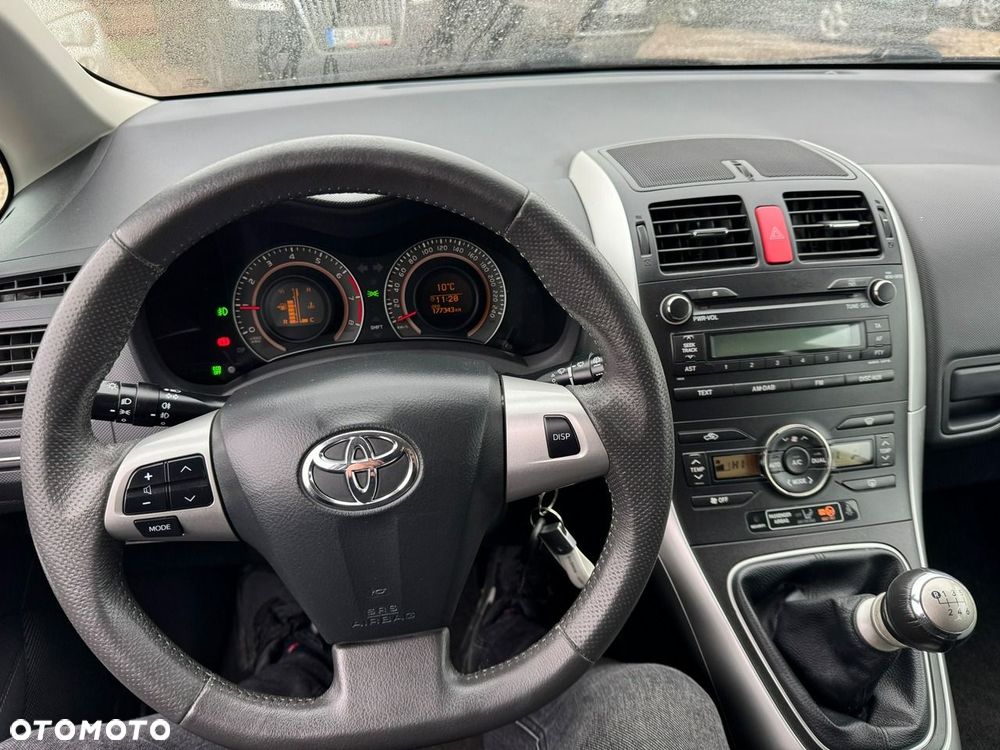 Toyota Auris - 24