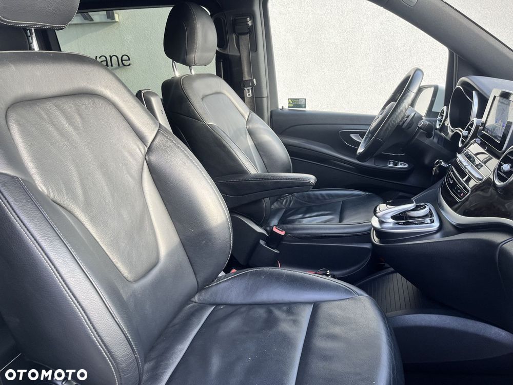 Mercedes-Benz Klasa V - 24