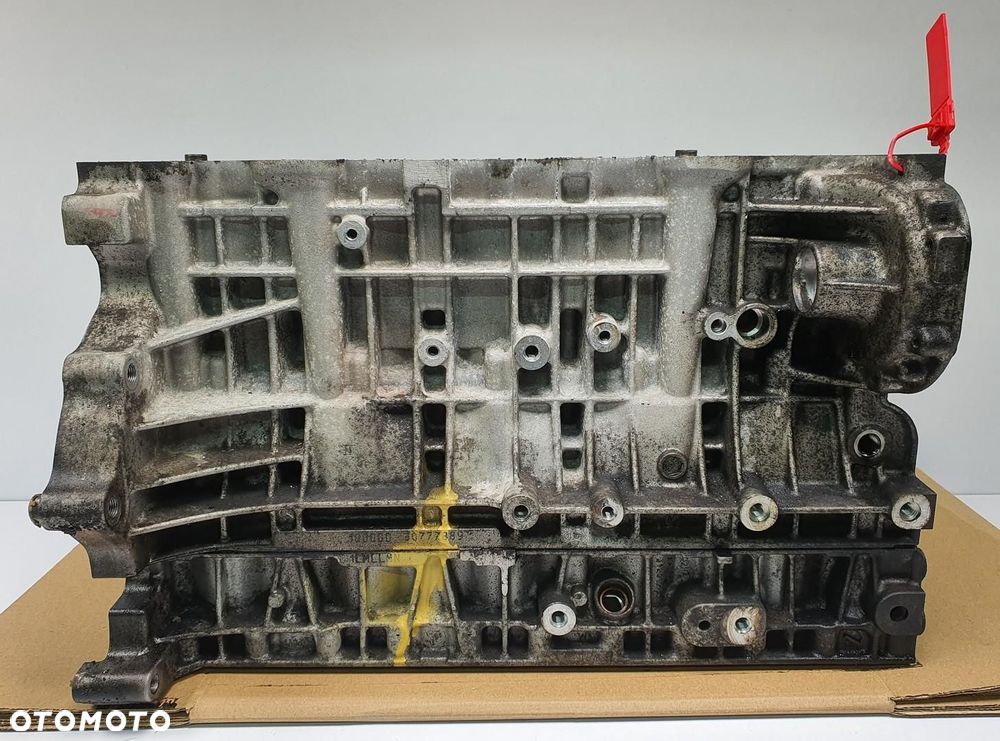 BLOK SILNIKA VOLVO XC90 XC70 V70 S80 XC60 2.4 D5 30677367 - 1