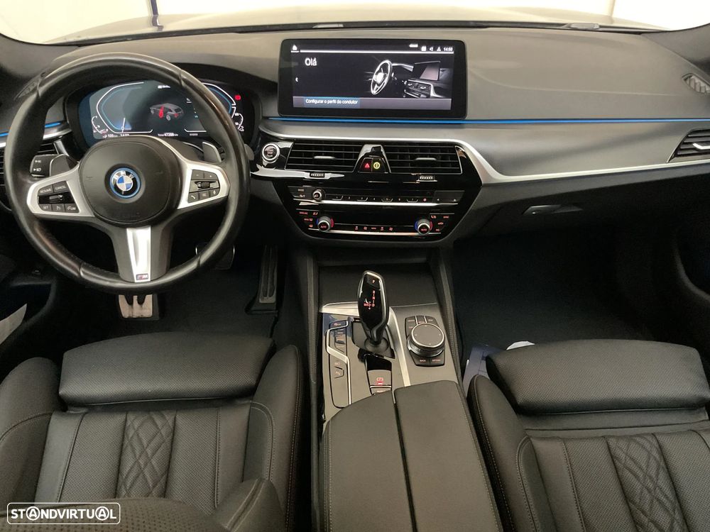 BMW 530 e Pack Desportivo M — fotografia 25