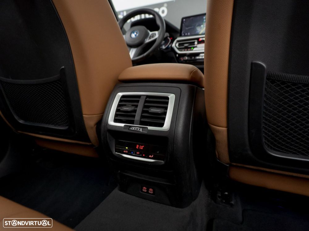 BMW iX3 M Sport Inspiring - 43