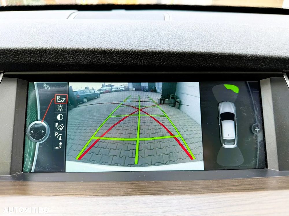 BMW Seria 5 530d xDrive Gran Turismo - 16