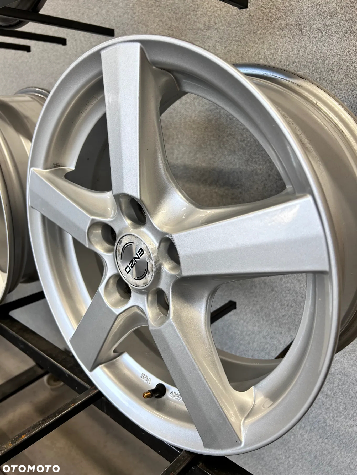 4 FELGI ALU. VW GOLF 5,6,TOURAN,CADDY,SEAT LEON 2, SKODA OCTAVIA 2 16''  6,5J  ET45 - 9