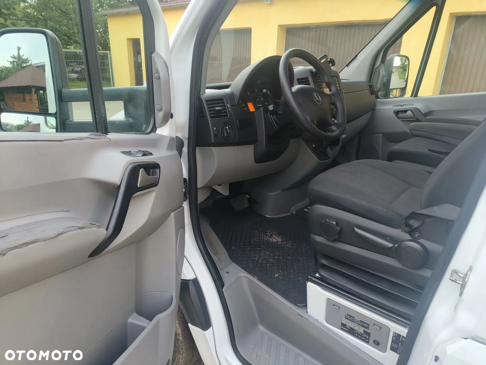 Mercedes-Benz Sprinter - 16