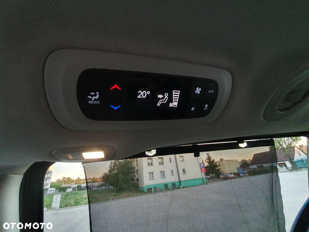 Chrysler Pacifica - 16