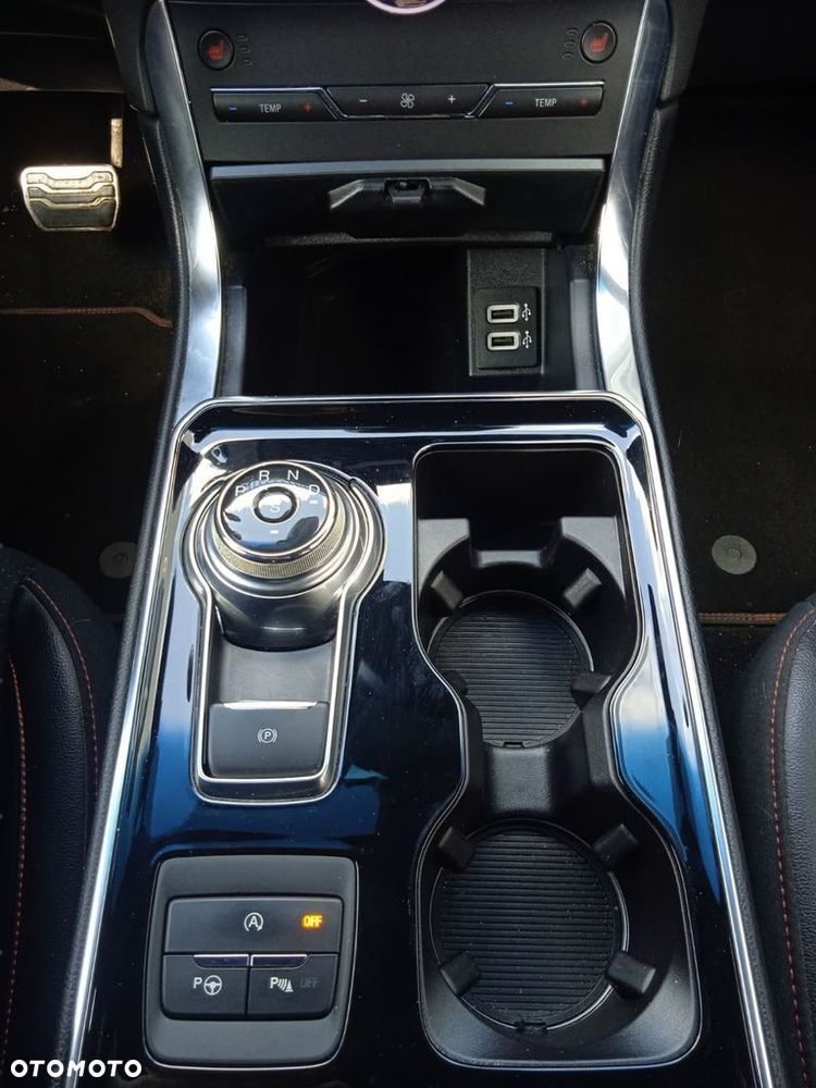 Ford Edge 2.0 EcoBlue Twin-Turbo 4WD ST-Line - 28