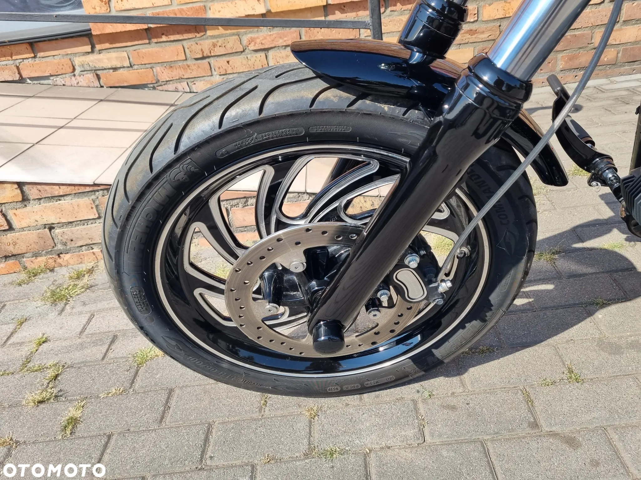 Harley-Davidson Dyna Street Bob - 4
