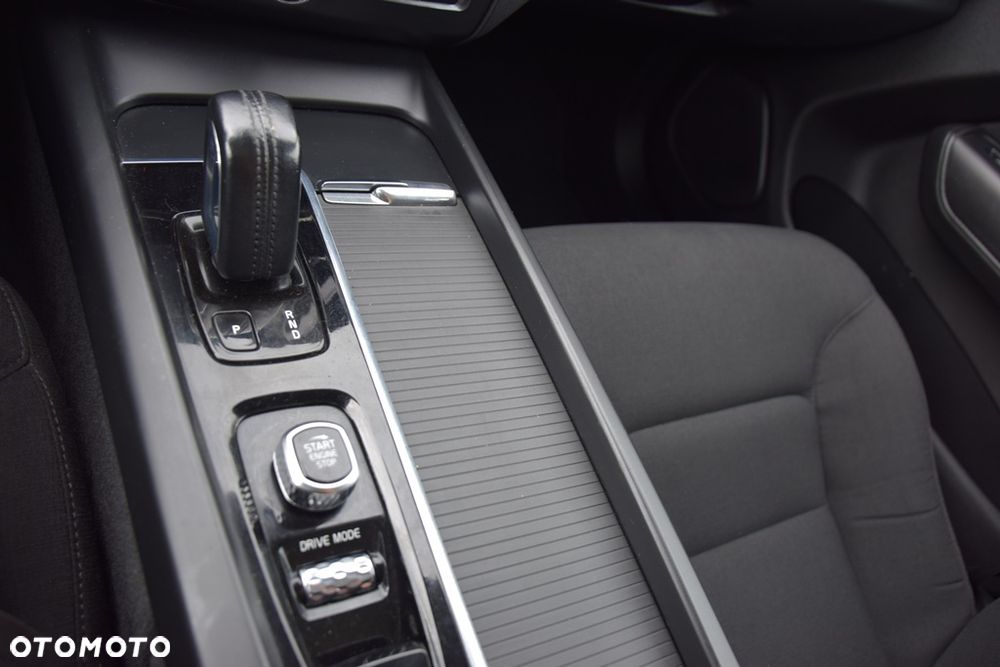 Volvo XC 60 B4 D AWD Geartronic Inscription - 19