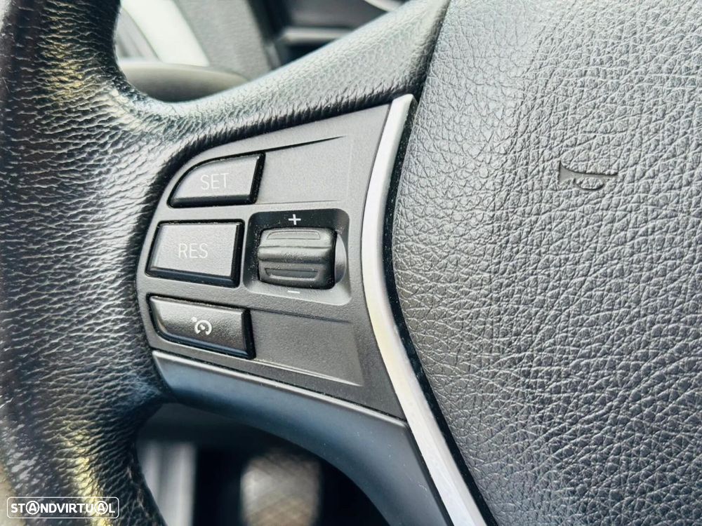 BMW 116 d EfficientDynamics Edition Sport Line — fotografia 23