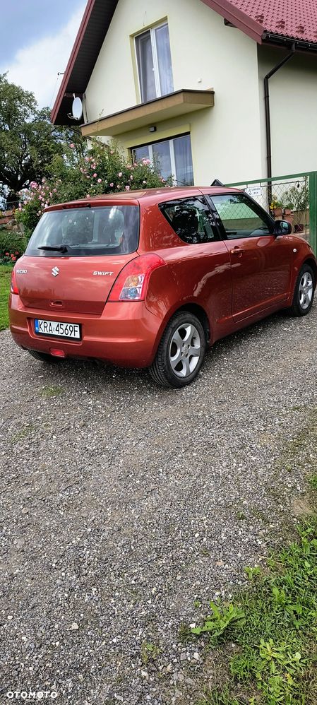 Suzuki Swift 1.3 Sakura - 5