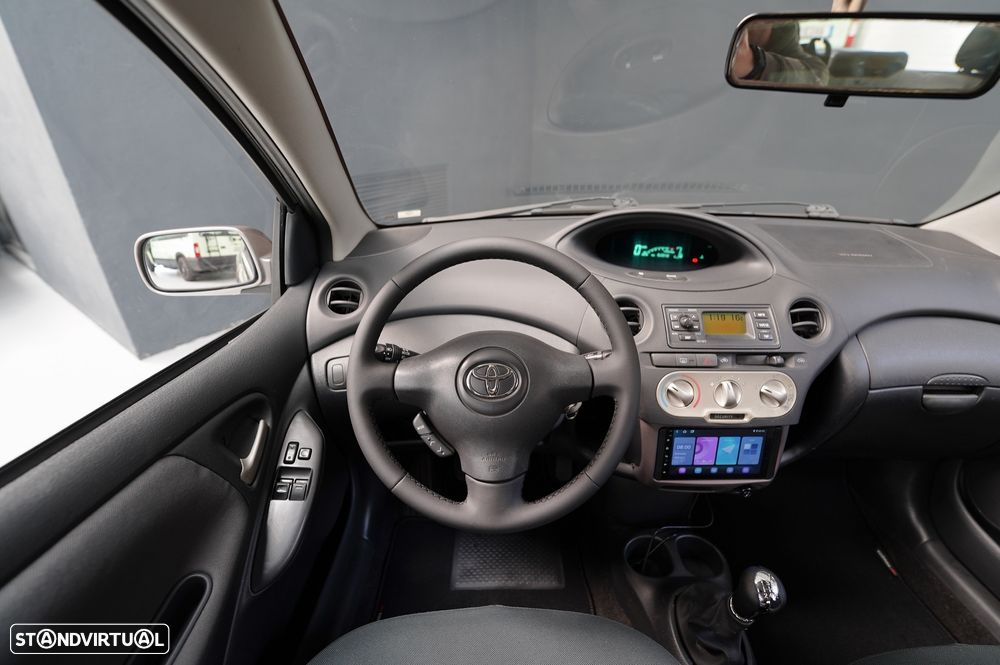 Toyota Yaris 1.0 Sol - 21