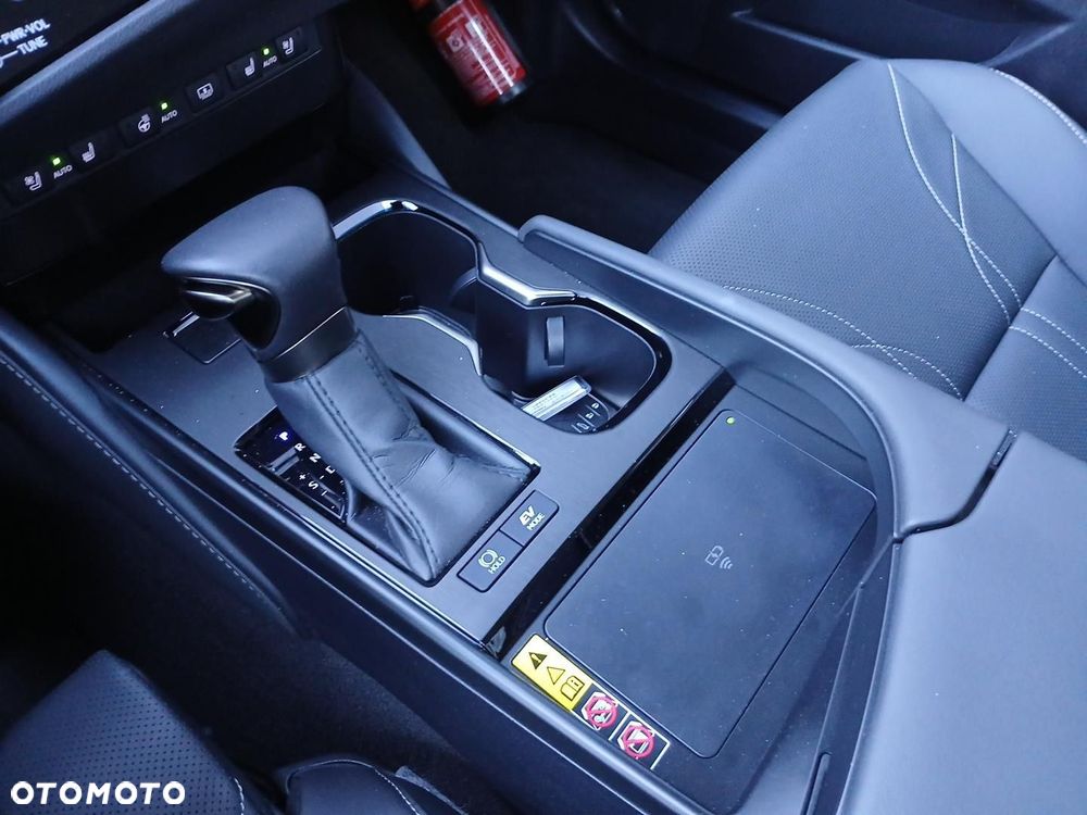 Lexus ES 300h Prestige - 21