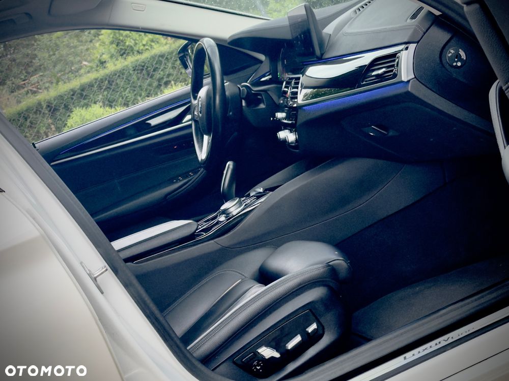 BMW Seria 5 530d xDrive mHEV Luxury Line - 31