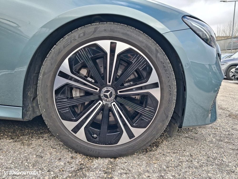 Mercedes-Benz E 300 - 4