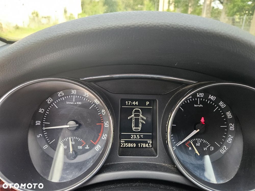 Skoda Superb 2.0 TDI DSG Elegance - 31