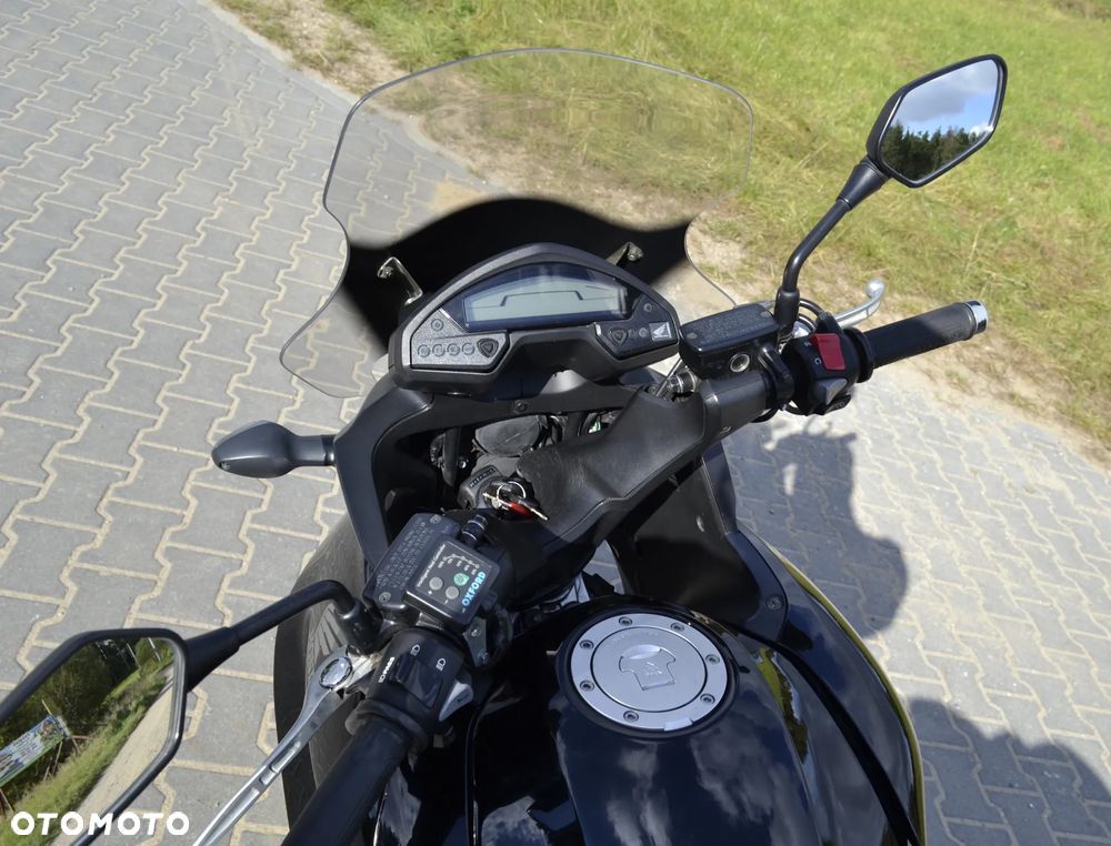 Honda VFR - 12