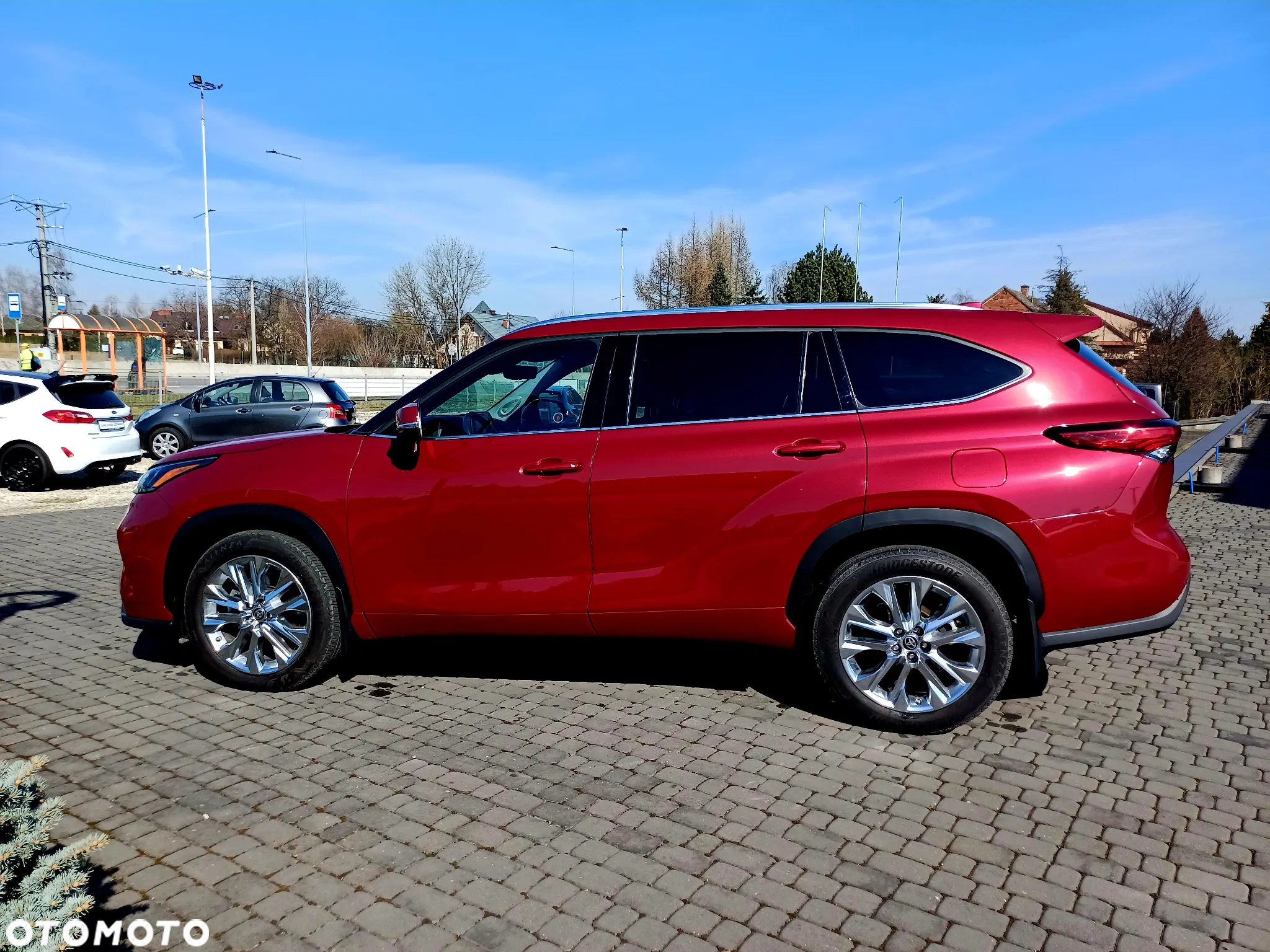Toyota Grand Highlander - 2
