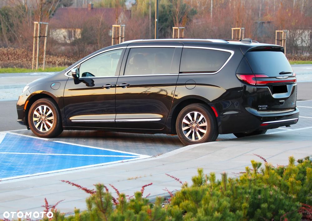 Chrysler Pacifica - 6